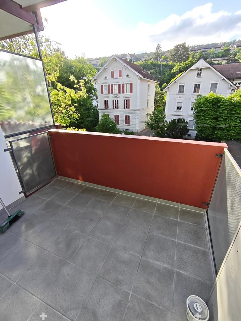 Moderne 3.5-Zimmer-Wohnung mit Balkon in Biel/Bienne (7)