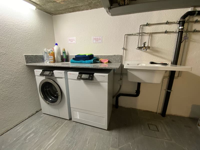 Komplett möbliertes Zimmer (9)