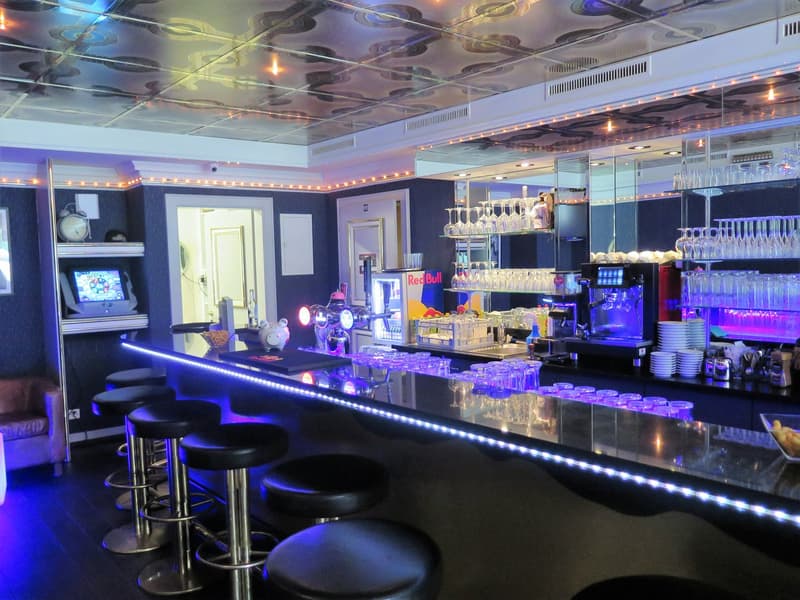 Ein Dorfklassiker sucht neue Gastgeber: Caesar`s Bar in Rikon zu vermieten (1)