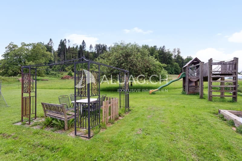 Der Spiel- und Gartenbereich ist ein Paradies für Kinder sowie Erwachsene