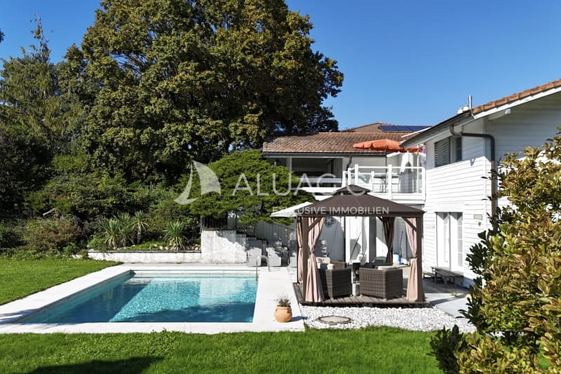 In dieses Haus kann man sich verlieben , es kombiniert Wohnen und Ferien perfekt