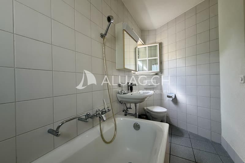 Im 1 OG das Badezimmer mit Tageslicht