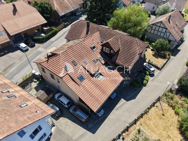 Das Mehrfamilienhaus überzeugt innen wie aussen mit einem gepflegten und soliden Gesamtzustand