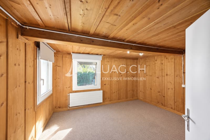 Ein weiteres geräumiges Schlafzimmer oder wie möchten Sie das Zimmer einräumen