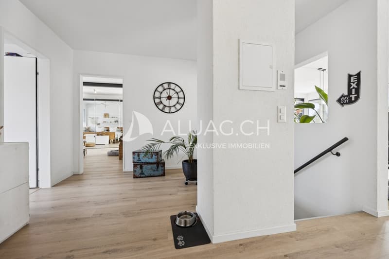 Sehr moderne und offene Wohnraumgestaltung