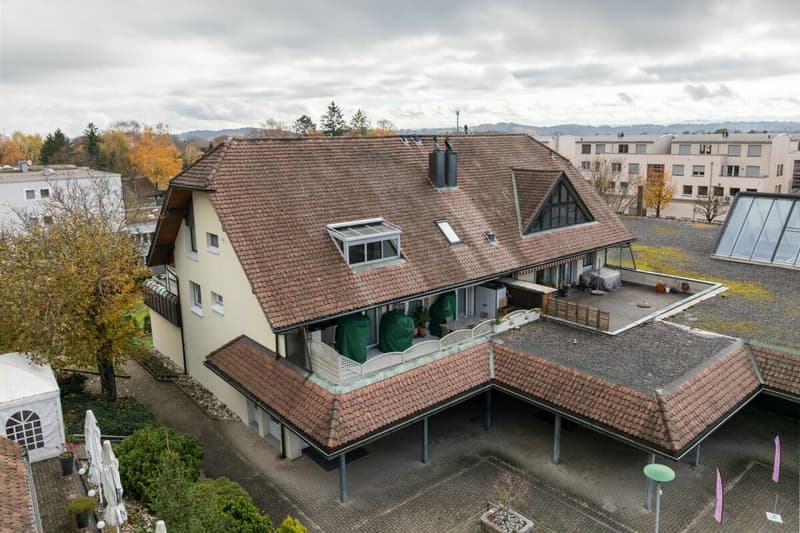 Modern 4.5 room apartment with large winter garden and terrace in the center of Oensingen (14)