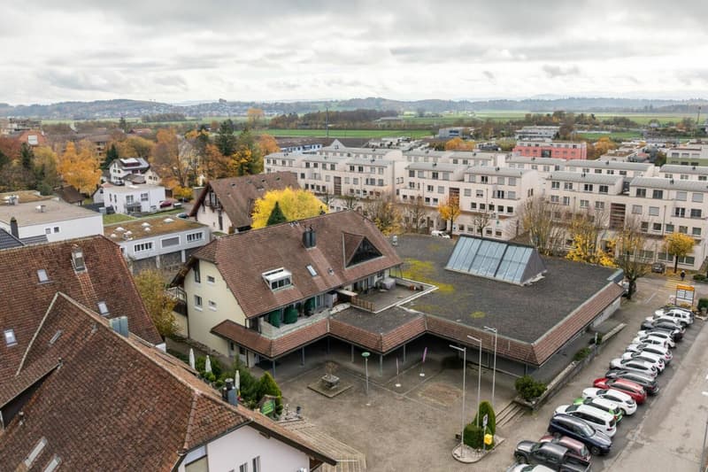 Modern 4.5 room apartment with large winter garden and terrace in the center of Oensingen (2)