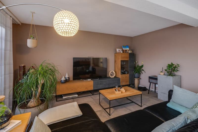 Modern 4.5 room apartment with large winter garden and terrace in the center of Oensingen (4)