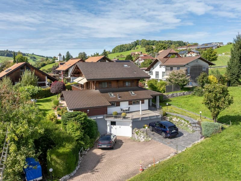 Large Chalet with Pool & View of the Bernese Alps in Riggisberg (4)