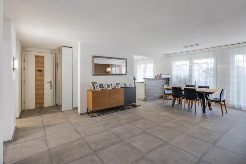 Appartamento moderno 4,5 locali con grande giardino invernale e terrazza nel centro di Oensingen (4)
