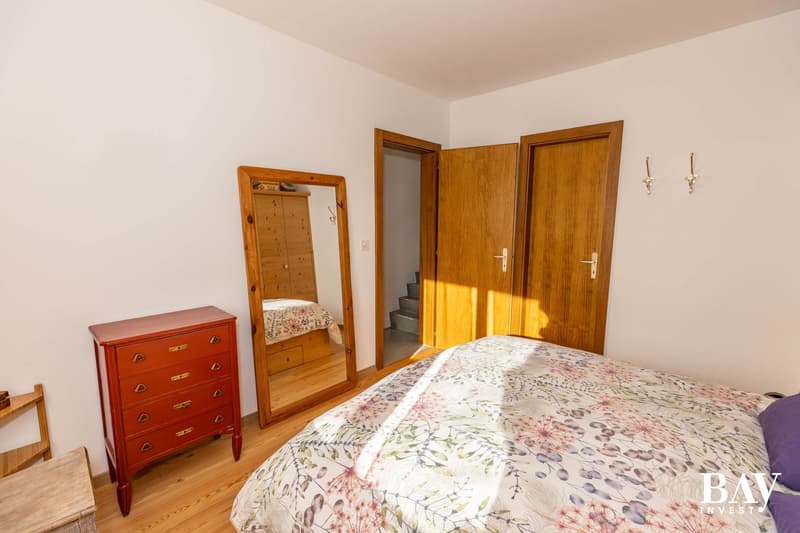 Charming semi-detached house with 3.5 rooms and panoramic views of the mountains (32)