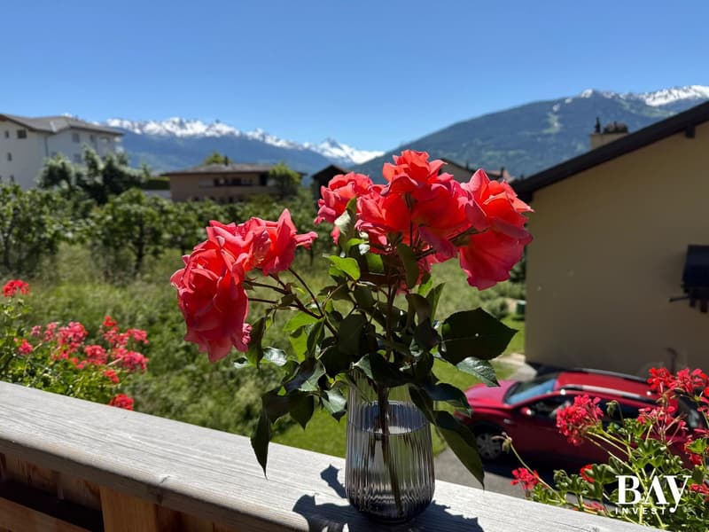 Charming semi-detached house with 3.5 rooms and panoramic views of the mountains (40)