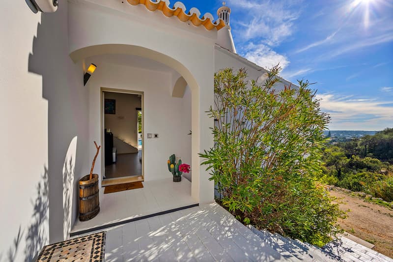 Nouveau prix ! Villa de charme rénovée, vue panoramique, à 8 minutes de Vilamoura et de ses golfs (28)