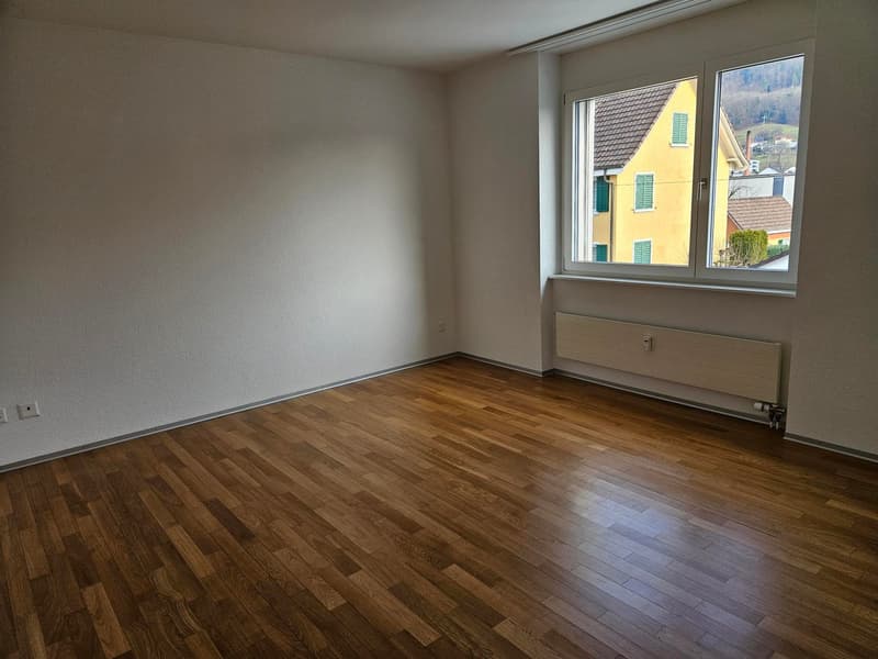 Zimmer 3 mit Parkettboden
