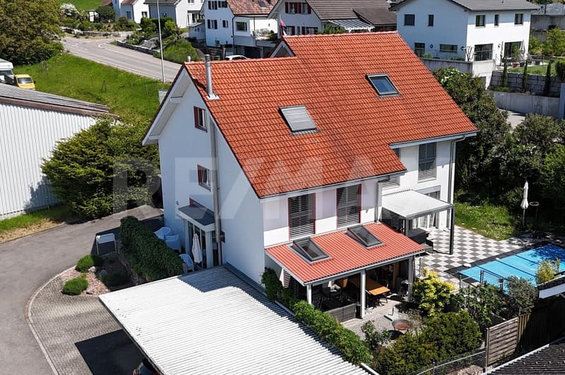 Modern 5-room semi-detached house with garden and carport (3)