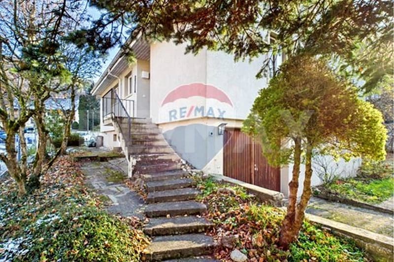 Maison unifamiliale indépendante avec réserves pour des ajustements individuels (3)