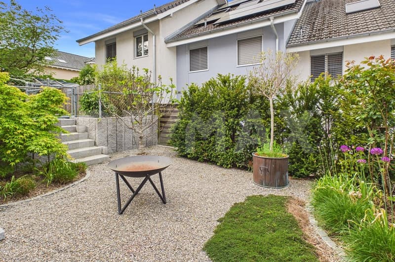 Ein Zuhause mit Freiraum moderne 5½-Zimmer-Doppelhaushälfte mit Garten (6)