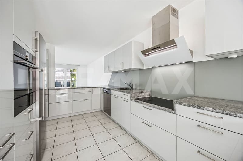 Grosszügige 3-Stöckige Wohnung mit Blick auf den Rhein... (1)