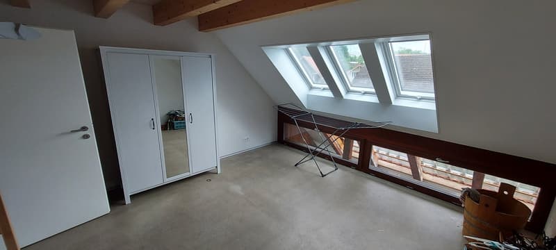 Charmant appartement spacieux 2.5 pièces en mansarde à Kerzers – rénové et situé au calme (8)