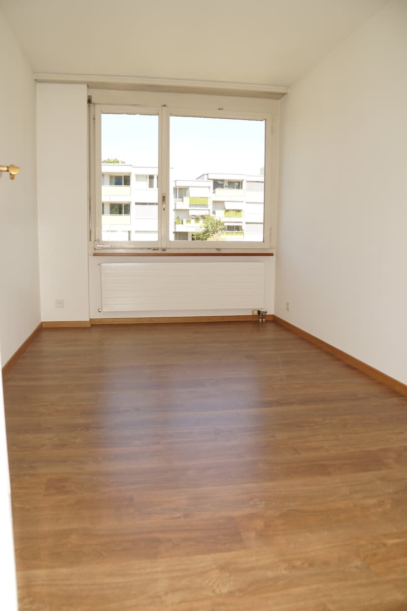 Appartamento luminoso 4.5 locali con balcone a Urtenen-Schönbühl – disponibile immediatamente! (6)