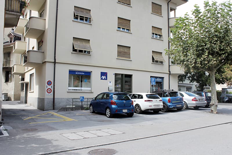 Eingang Büro- oder Geschäftslokal im EG