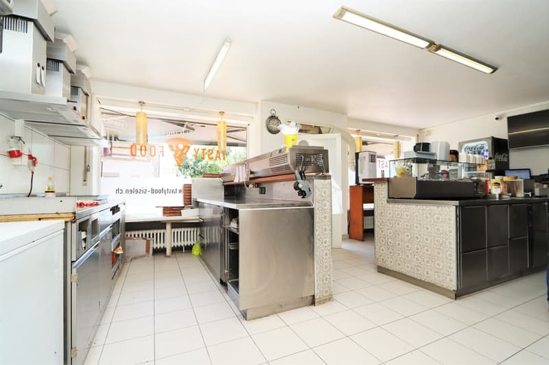 Pizzeria - Vorderer Teil