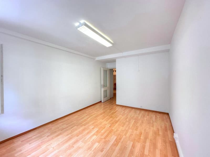 Administratif/Bureau 1 pièce 17 m2 à Lausanne (3)