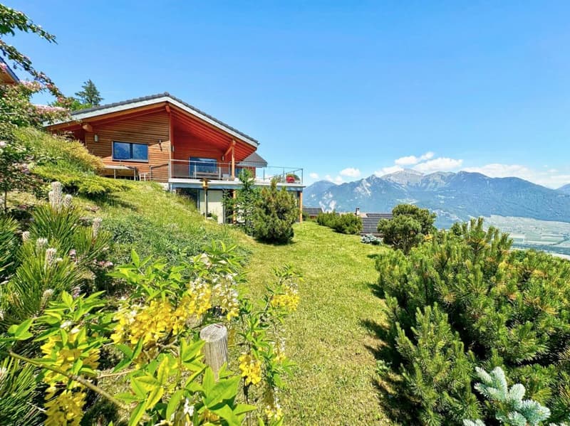 A balcony overlooking the plain (14)