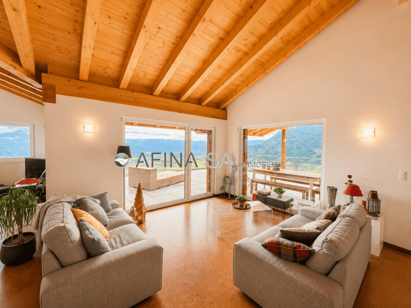 A balcony overlooking the plain (9)
