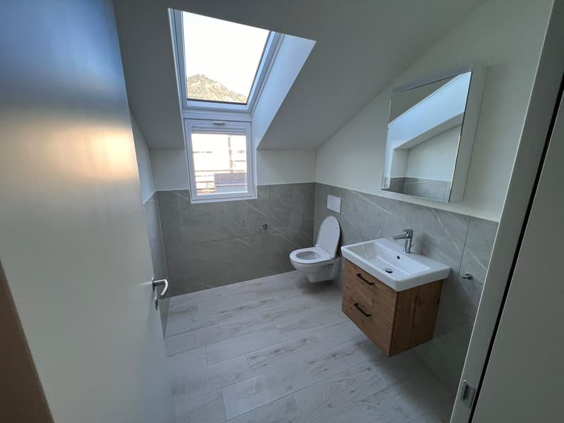 Moderne 3.5-Zimmer-Wohnung mit Balkon in Niederurnen, Glarus Nord (3)