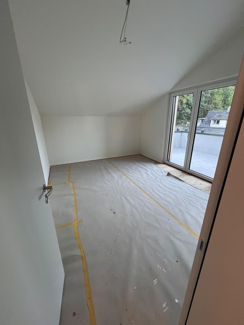 Moderne 3.5-Zimmer-Wohnung mit Balkon in Niederurnen, Glarus Nord (7)