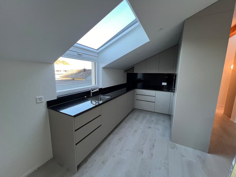 Moderne 3.5-Zimmer-Wohnung mit Balkon in Niederurnen, Glarus Nord (1)