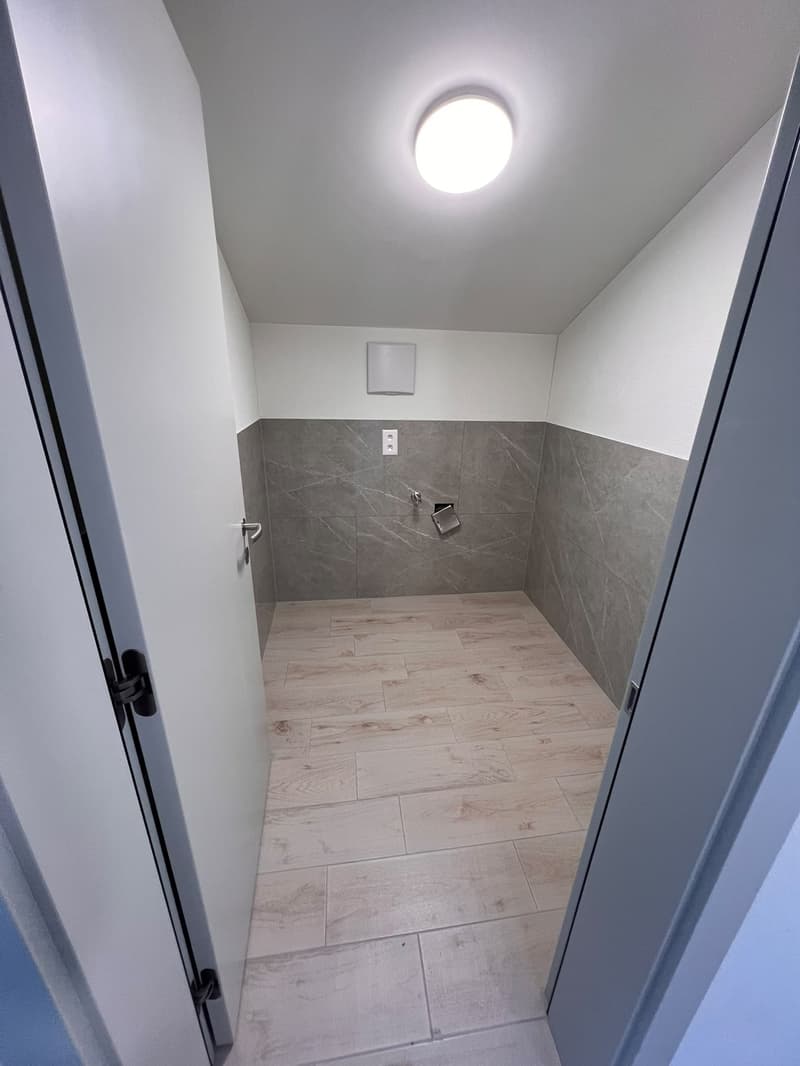 Moderne 3.5-Zimmer-Wohnung mit Balkon in Niederurnen, Glarus Nord (4)