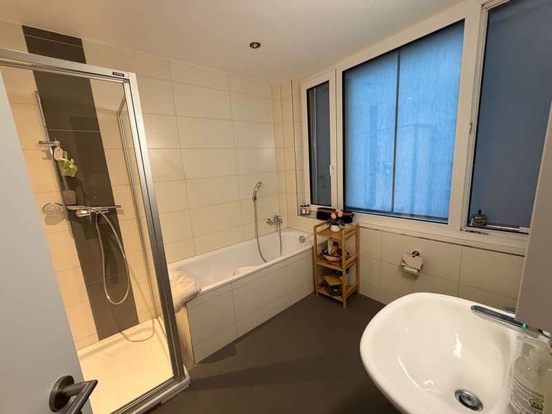 Charmante 2.5-Zimmer-Wohnung an der Rathausgasse in Glarus (5)