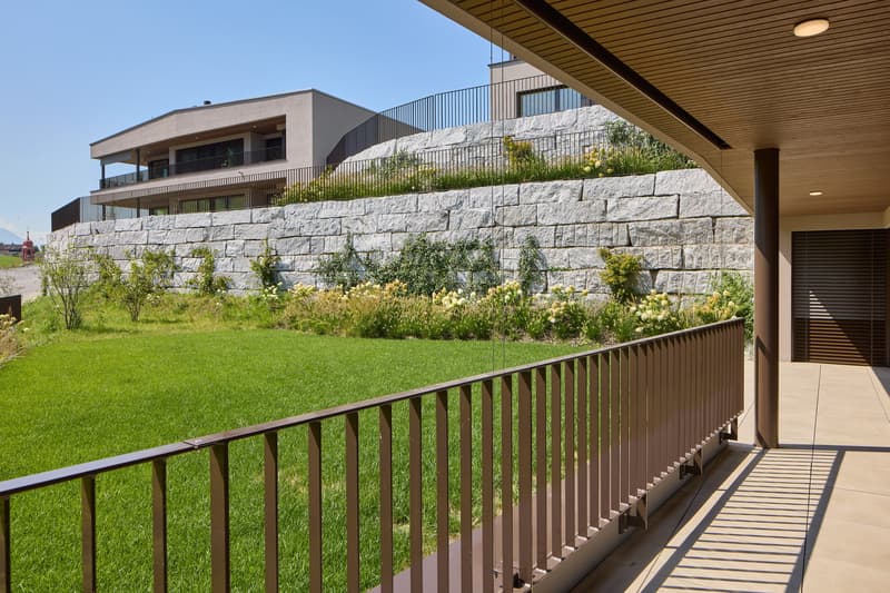 Elegant living with fantastic views (8)