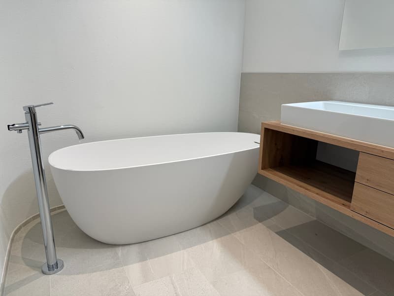 Elegant living with fantastic views (5)