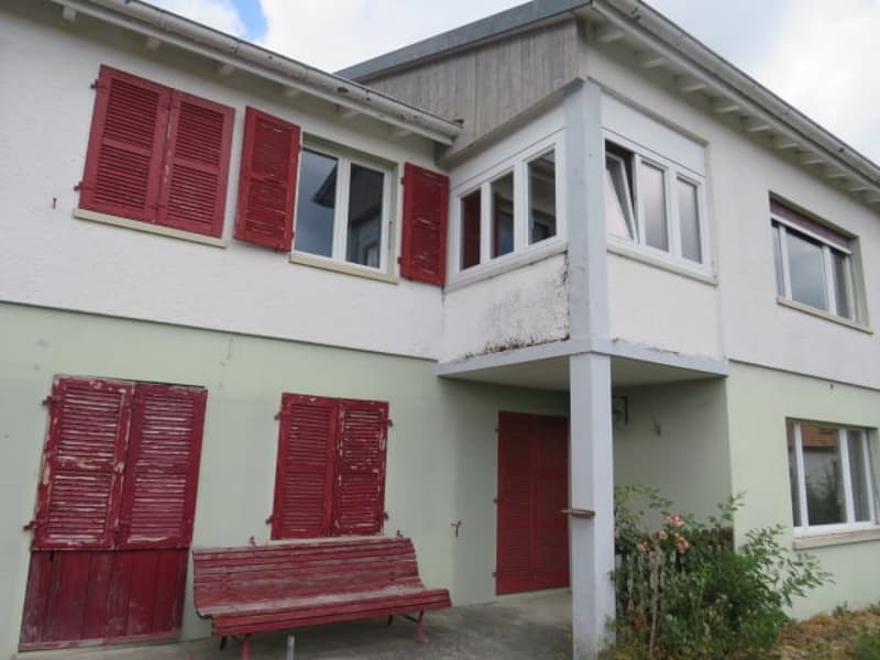 Family house located in a very quiet residential area with a beautiful view of the Chasseral (11)