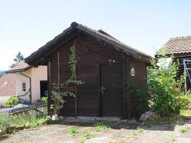 Family house located in a very quiet residential area with a beautiful view of the Chasseral (18)