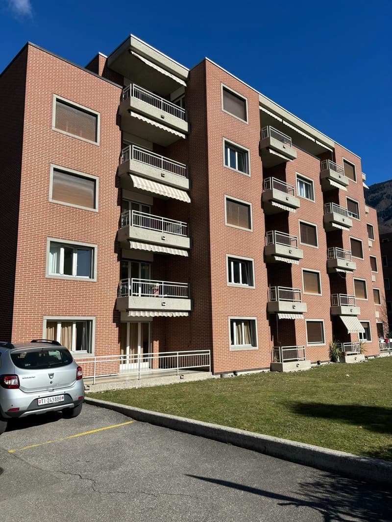 Affittiamo appartamento di 2.5 locali a Bellinzona (1)