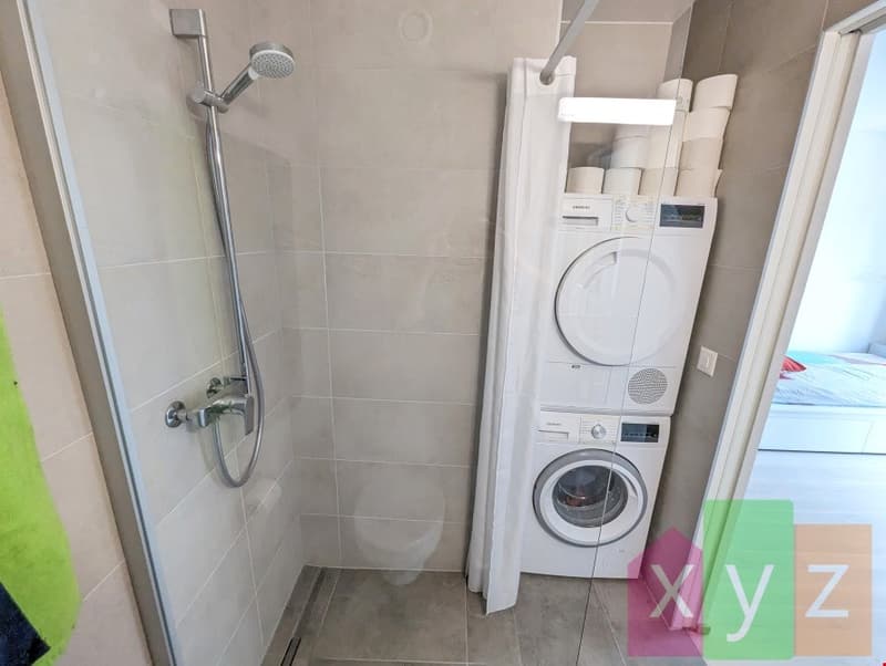 La colonne de lavage incluse: lave-linge et sèche-linge