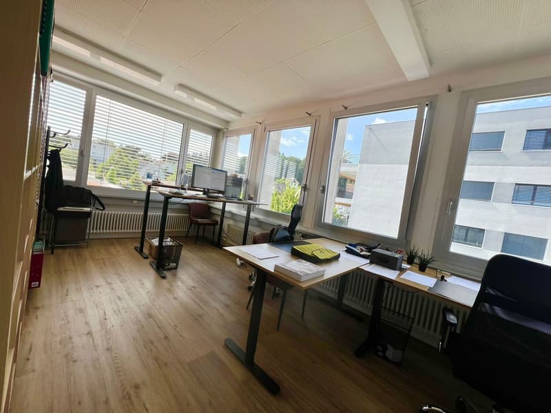 Bureau lumineux avec 2 pièces au centre de Seon (2)