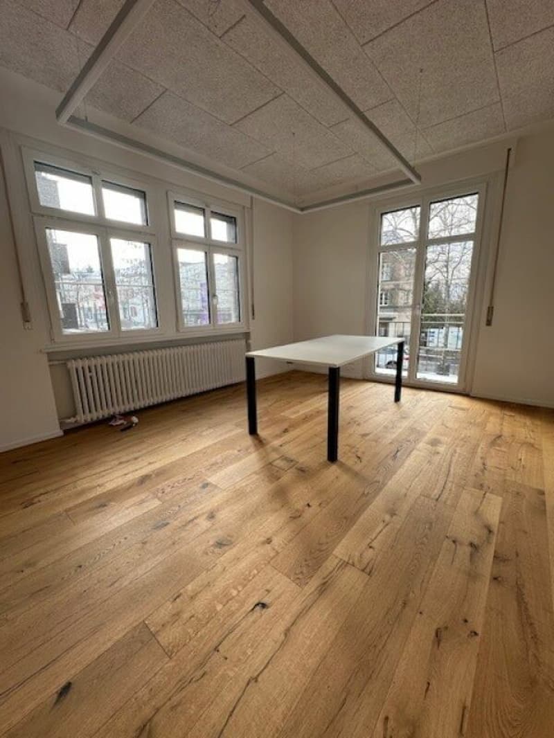 Best Location - Office Space in Central House! (2)