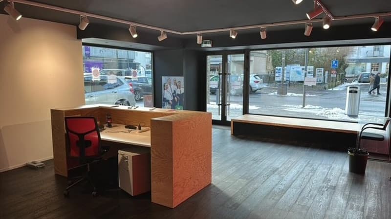 Best Location - Sales Area in House Central! (5)