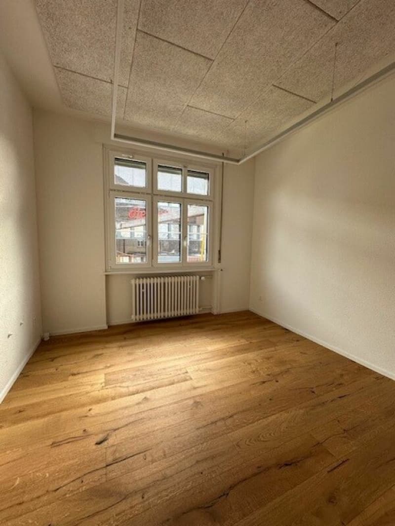 Migliore posizione - Spazi per uffici nella casa Centrale! (3)