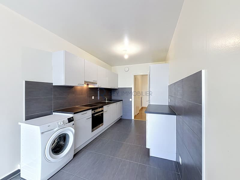 En exclusivité ! Appartement traversant avec terrasse (2)