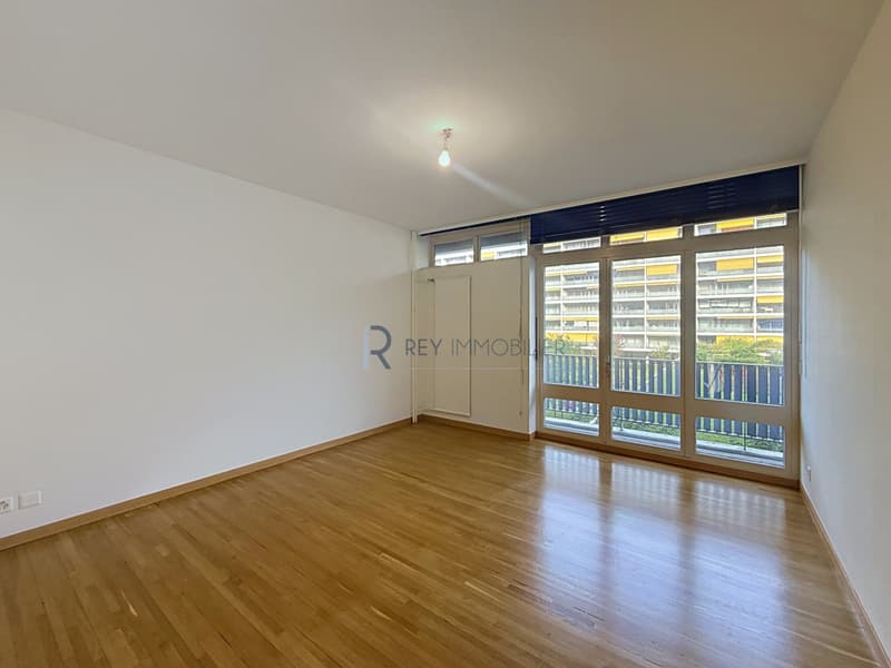 En exclusivité ! Appartement traversant avec terrasse (5)