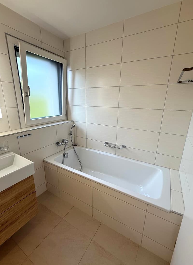 Helle 4.5-Zimmer-Wohnung mit zwei Balkonen und einer grosszügigen Galerie (13)