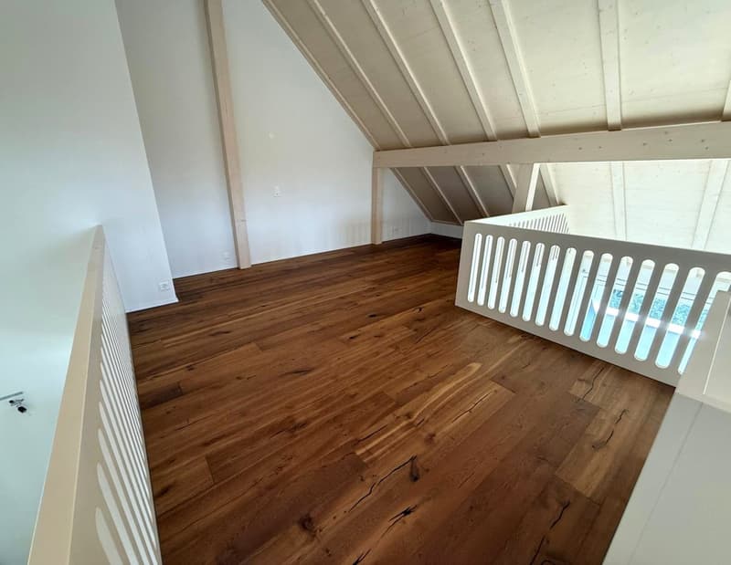 Helle 4.5-Zimmer-Wohnung mit zwei Balkonen und einer grosszügigen Galerie (20)
