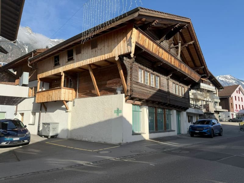 Wohn- und Geschäftshaus an zentraler Lage (2)