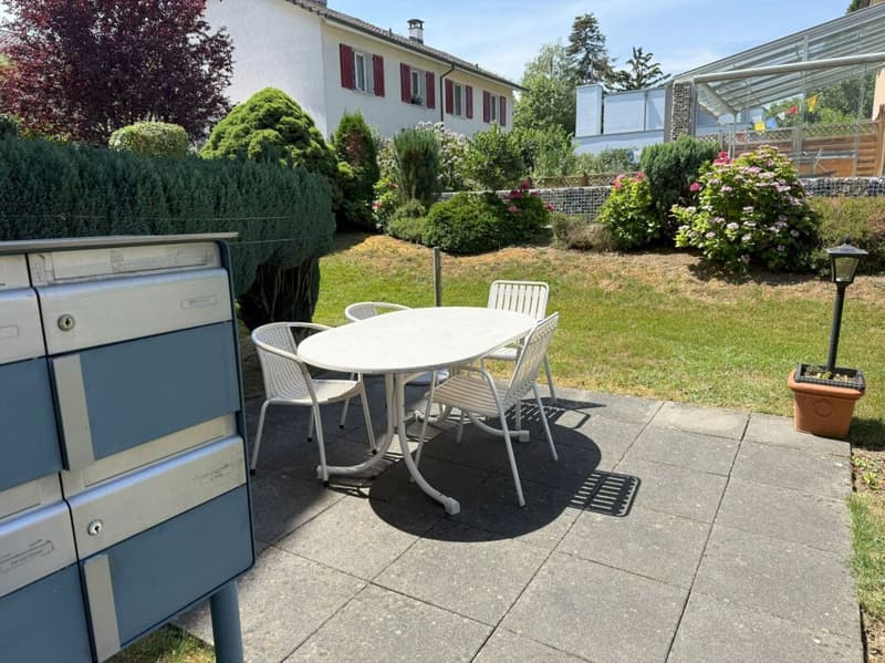 Living in Bern in a very beautiful, sunny, and quiet neighborhood with a lot of green spaces (3)